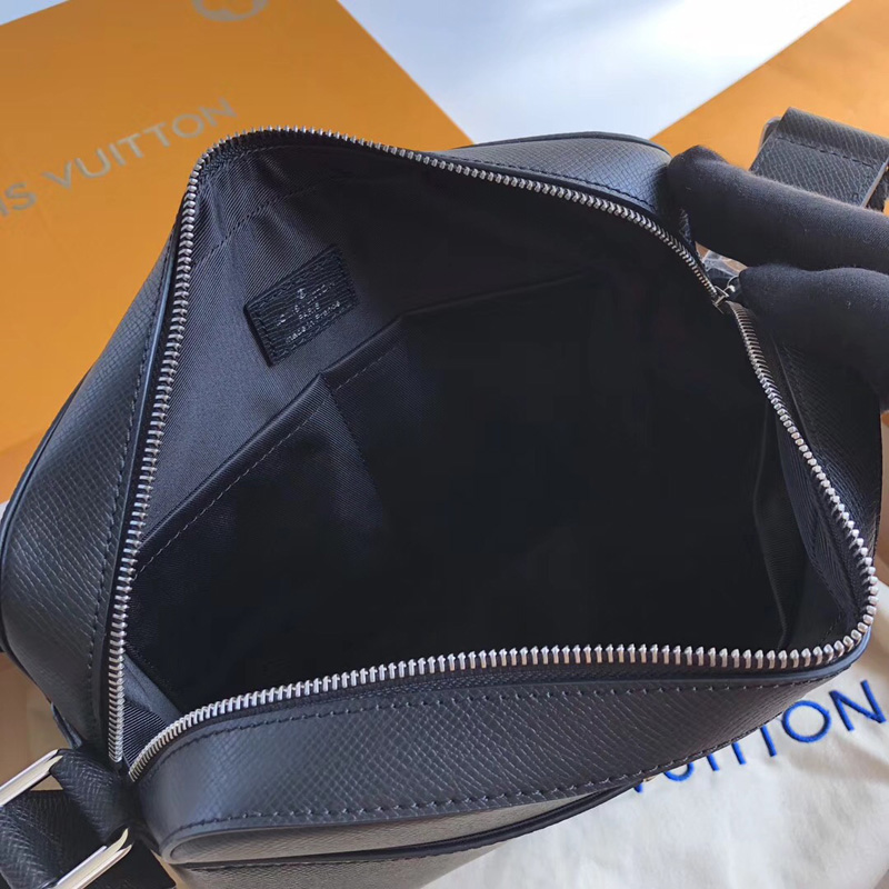 M33429 LV Anton 中號郵差包 LV Taiga皮革男包 LV單肩包 LV男士郵差包 黑色