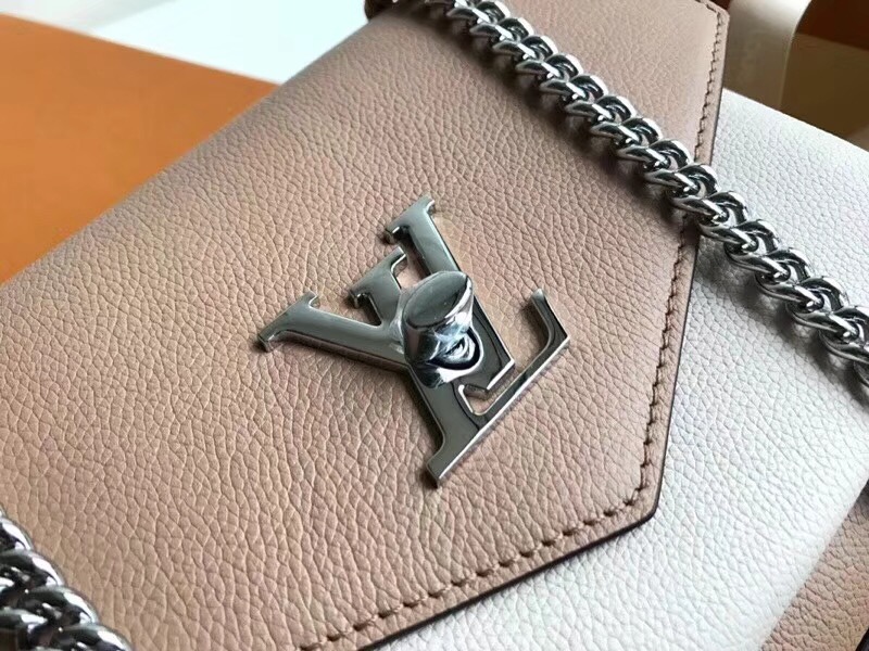 M51424 LV MyLockme BB 手袋 LV女包 LV拼色空姐包 LV校園書包 裸粉