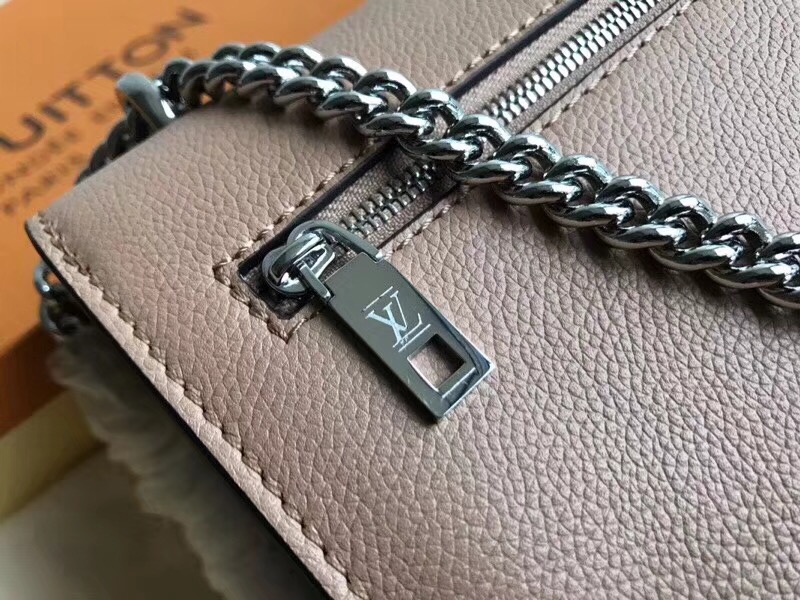 M51424 LV MyLockme BB 手袋 LV女包 LV拼色空姐包 LV校園書包 裸粉