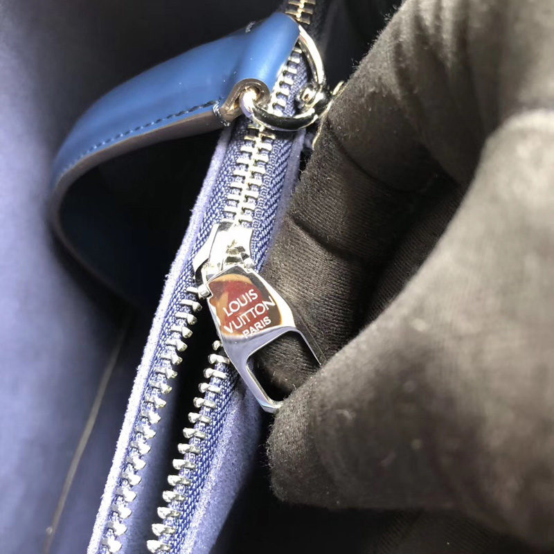 M52161 LV NeoNoe 手袋 LV女包 LV水桶包 Epi皮革雙色條紋水桶包 黑色