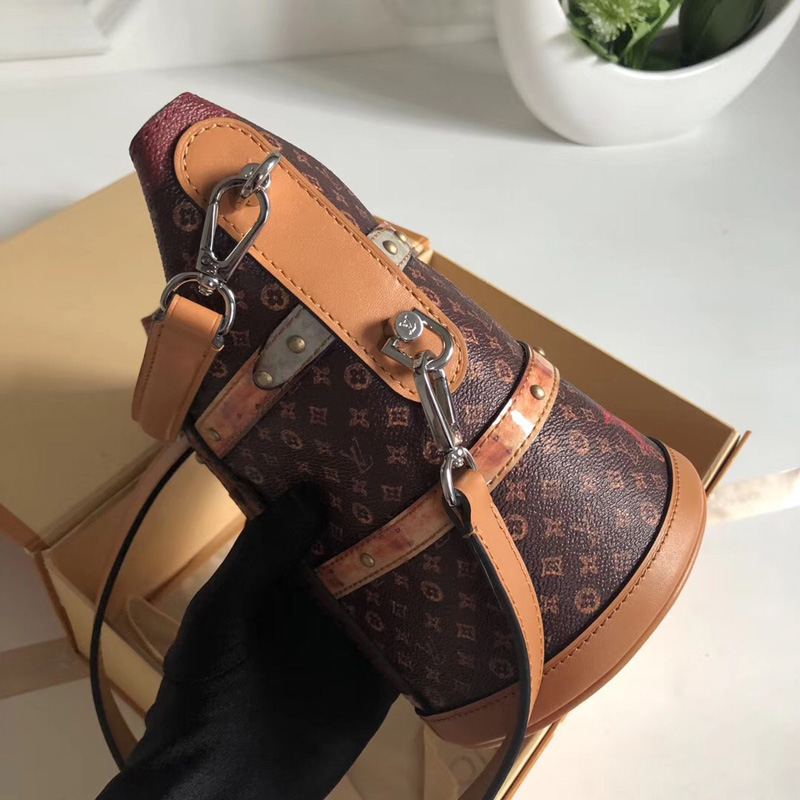 M52276 LV Duffle 手袋 LV2018秋冬系列女包 Monogram涂層帆布漆繪裝飾