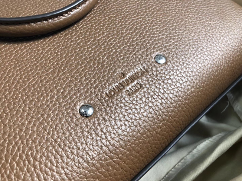 M53489 LV Armand 小號公文包 LV Taurillon皮革男包 LV男包 LV公文包 棕色