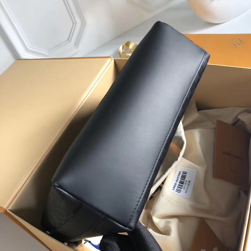 M42461 LV Danube 手袋 LV男包 Shadow黑色牛皮壓紋 LV拉鏈男士斜挎包