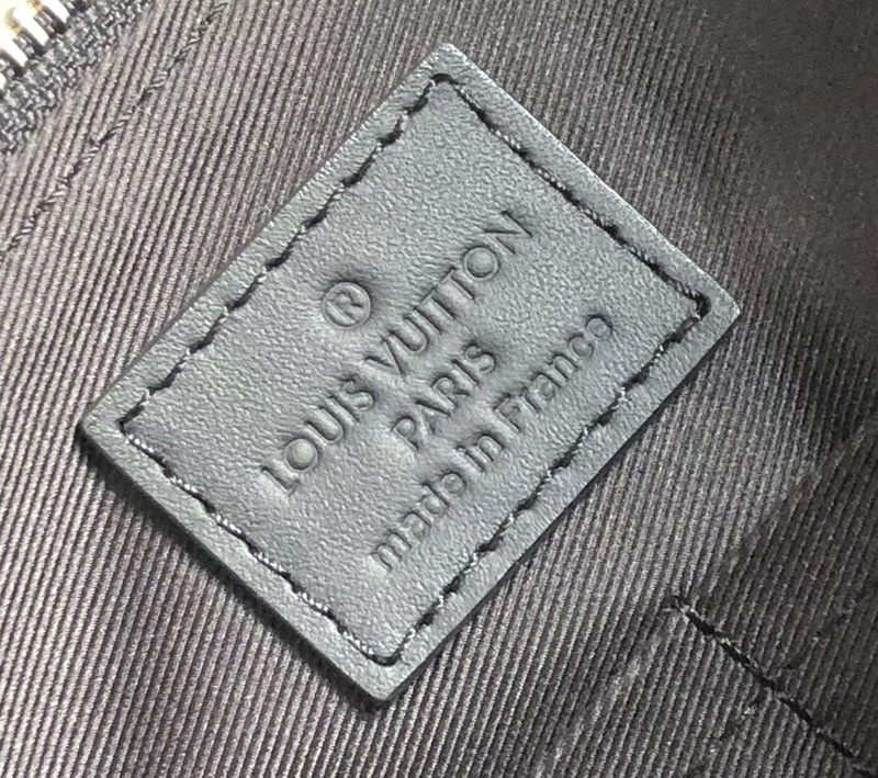 M42461 LV Danube 手袋 LV男包 Shadow黑色牛皮壓紋 LV拉鏈男士斜挎包