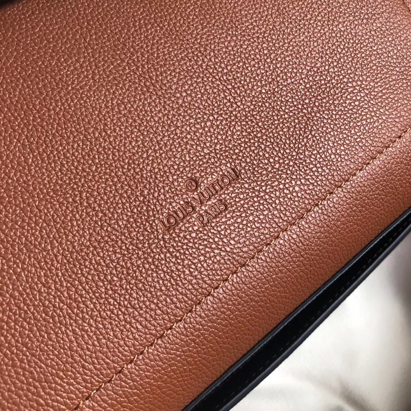 M52360 LV Lockme Ever 手袋 LV女包 進口小牛皮材質 LV轉鎖翻蓋包 焦糖色