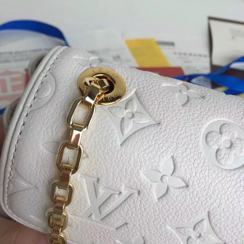 M94556 LV SAINT-GERMAIN BB手袋 LV女包 LV全皮壓花鏈條包 白色