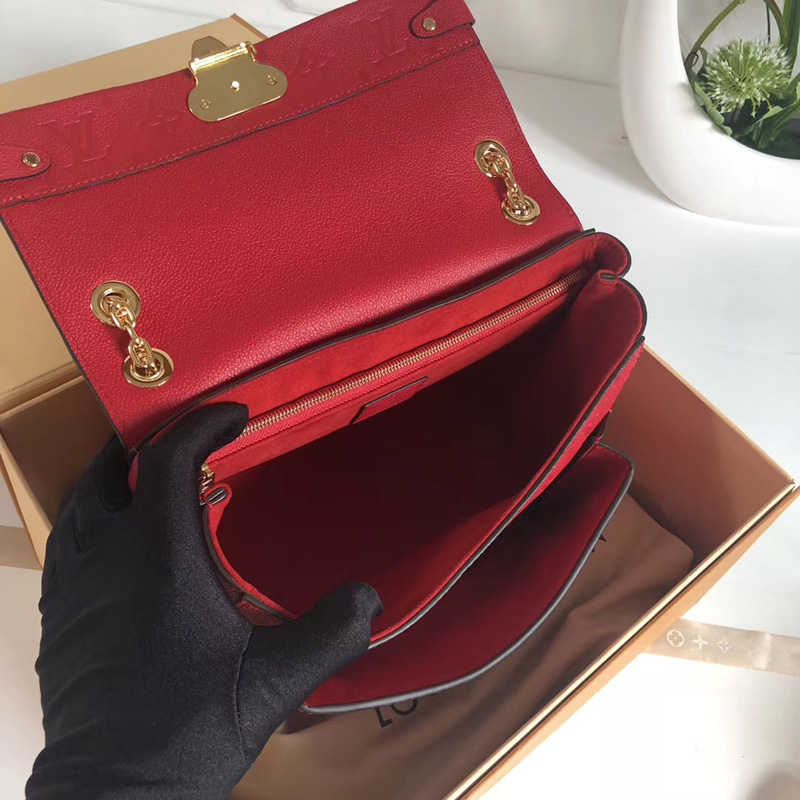 M43936 LV Vavin 小號手袋 LV女包 LV牛皮壓花女包 LV鎖扣包 LV鏈條包 紅色