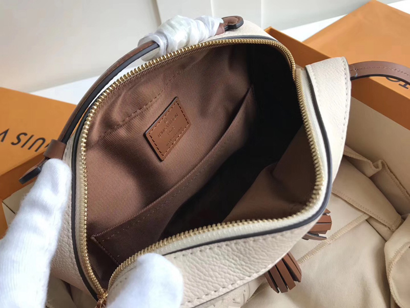 M44597 LV SAINTONGE 手袋 Monogram Empreinte 壓紋皮革女包 奶白色