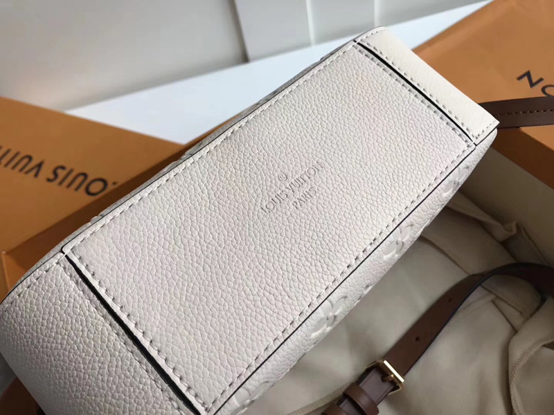 M44597 LV SAINTONGE 手袋 Monogram Empreinte 壓紋皮革女包 奶白色