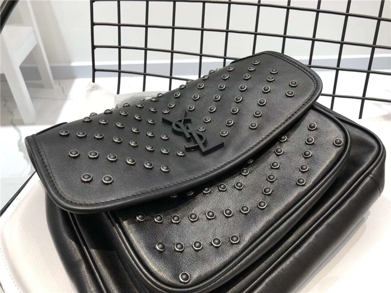 YSL女袋 Niki 金屬感 塑料釘 半植柔皮 圣羅蘭翻蓋郵差包 黑色