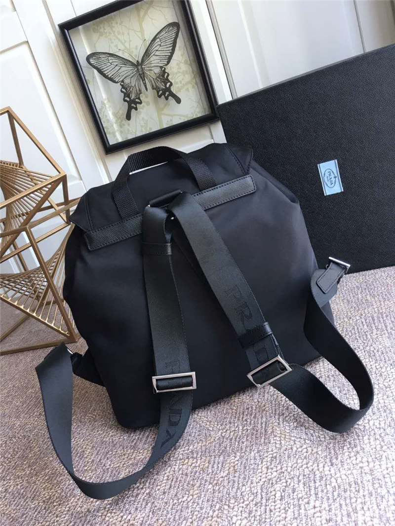 1BZ2811 Prada背包 Prada雙肩包 尼龍配牛皮 公仔圖案 普拉達雙肩包 黑色