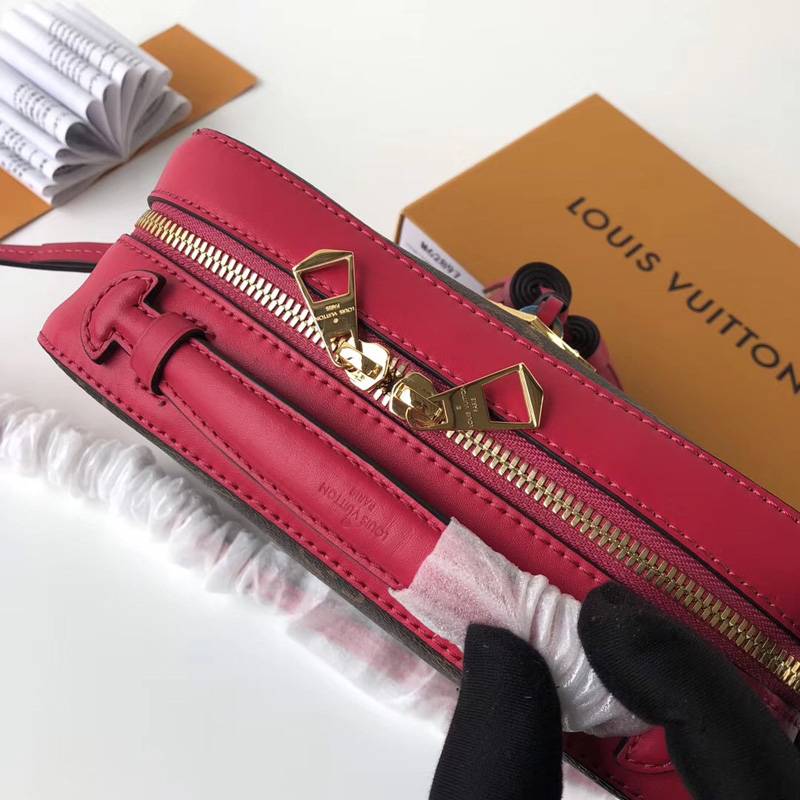 M43557 LV Saintonge 手袋 Monogram帆布老花女包 LV相機包 玫紅