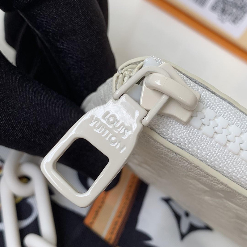 M67451 LV鑰匙包 Taurillon Monogram小公牛皮零錢包 粉白色