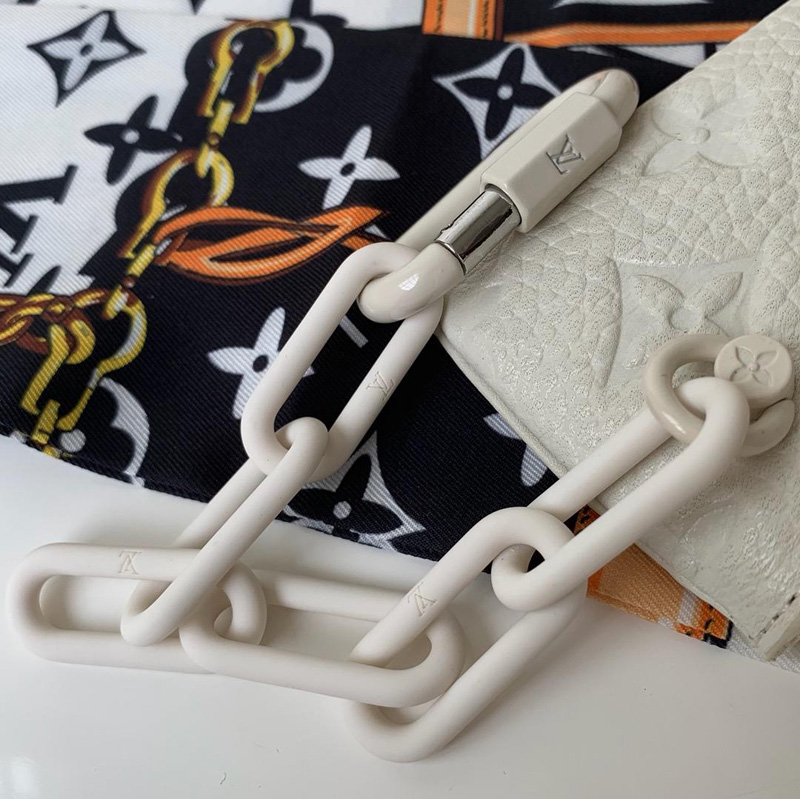 M67451 LV鑰匙包 Taurillon Monogram小公牛皮零錢包 粉白色