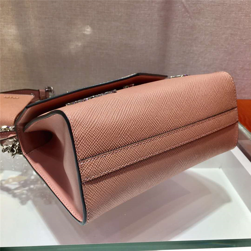 1BD127 Prada女包 Monochrome Logo單肩包 琺瑯金屬貼花 Prada鏈條包 藕粉