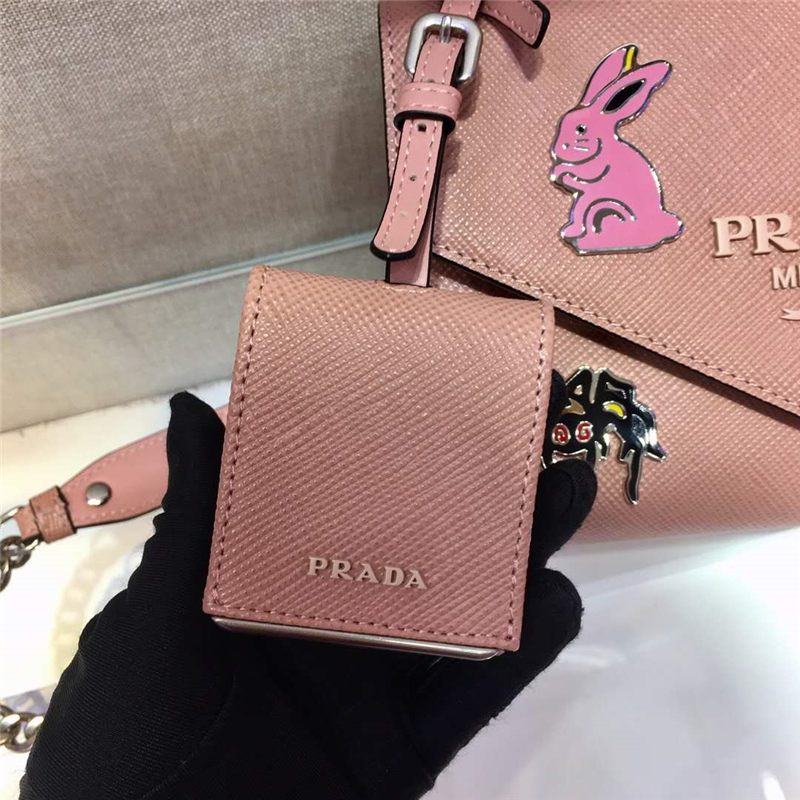 1BD127 Prada女包 Monochrome Logo單肩包 琺瑯金屬貼花 Prada鏈條包 藕粉