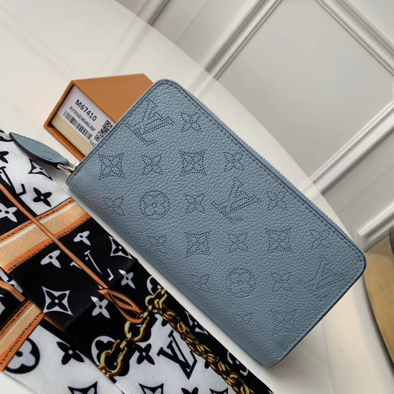 M67410 LV Zippy 拉鏈錢夾 Monogram鏤孔花紋錢包 淺綠色