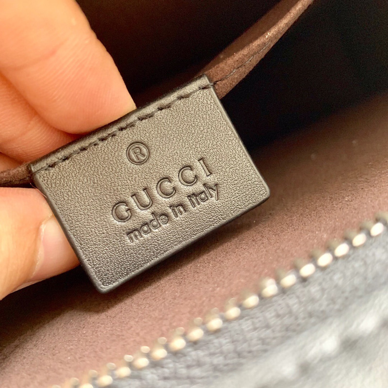 475316 Gucci古馳Signature材質壓花手拿包 Gucci手拿包 黑色