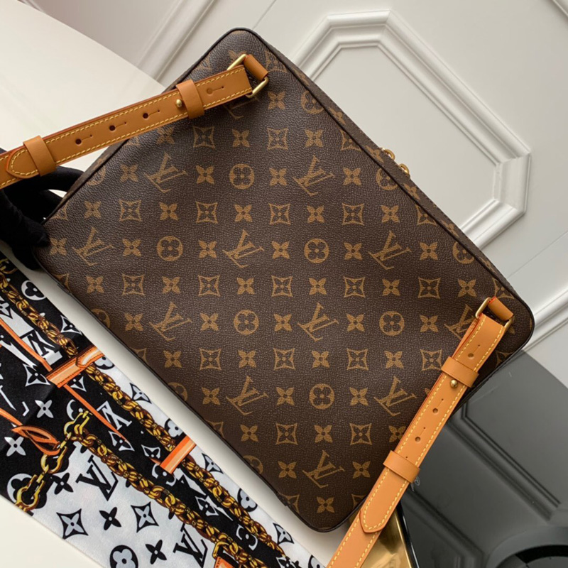 M68494 LV SOFT TRUNK 小號郵差包 Monogram 帆布男包