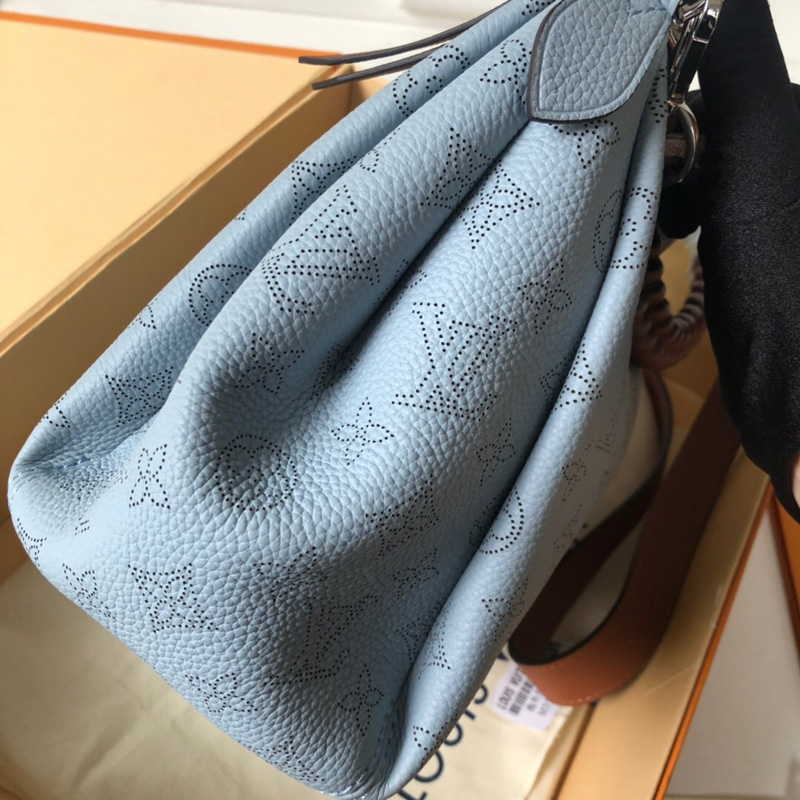 M53153 LV BABYLONE CHAIN BB 手袋 鏤花穿孔小牛皮女包 淺藍(lán)色