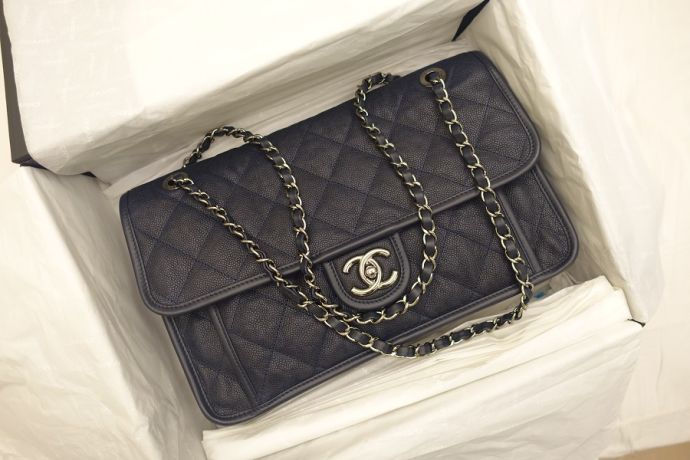 香奈兒小羊皮包磨損修復方式,Chanel羊皮磨損怎么辦?