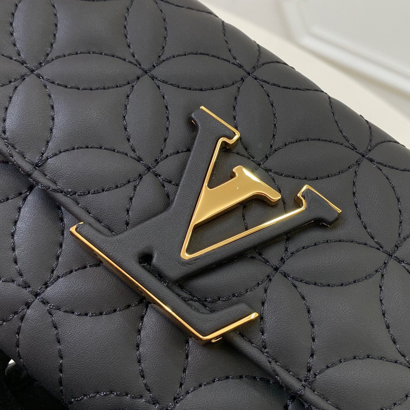 M68590 LV CAPUCINES 錢夾 LV鉤扣女士長款錢夾 黑色