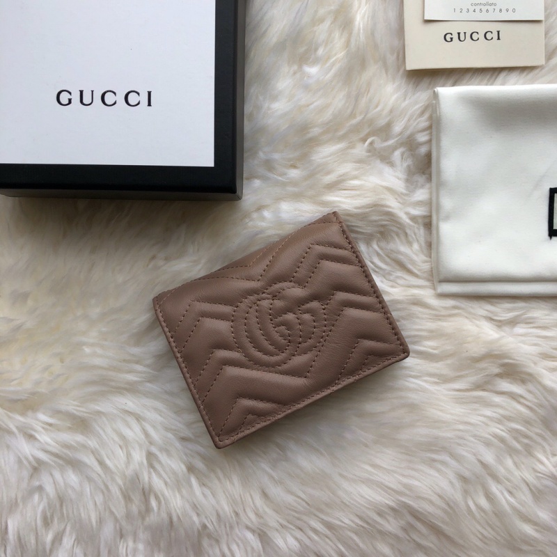 546580 Gucci GG Marmont絎縫V型皮革小號(hào)錢(qián)包 裸色