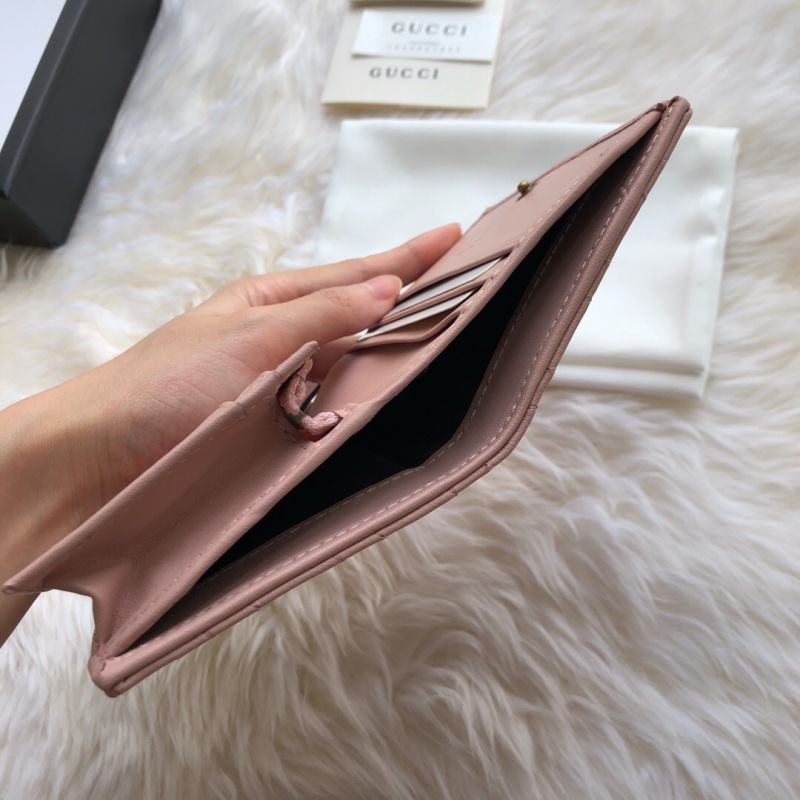 546580 Gucci GG Marmont絎縫V型皮革小號錢包 粉色