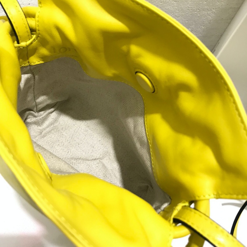 A411 Loewe MINI FLAMENCO KNOT繩結系列手拿包 黃色