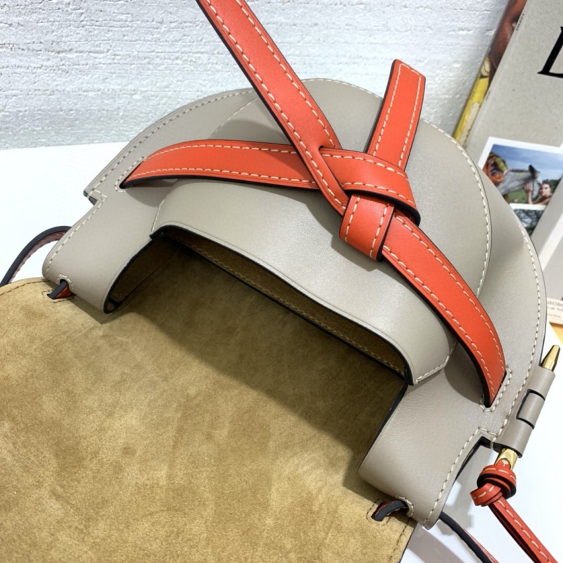 321 Loewe羅意威 Gate 小包 進口頭層牛皮馬鞍包 白色