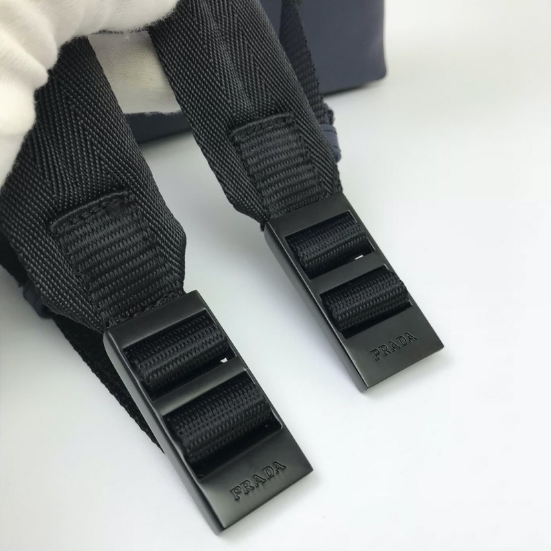 2VH043 Prada普拉達(dá)皮革斜挎包 Prada郵差包 黑配藍(lán)