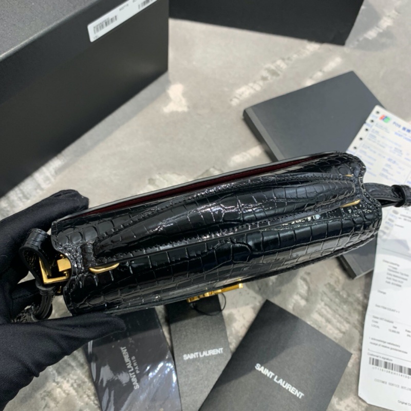 602716 YSL圣羅蘭 CASSANDRA迷你鱷魚紋壓印亮面皮革手提包 黑色