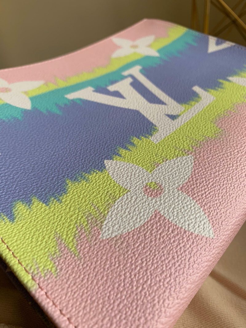 M69137 LV ESCALE 26 盥洗袋 2020新款日本絞染工藝女包 粉色