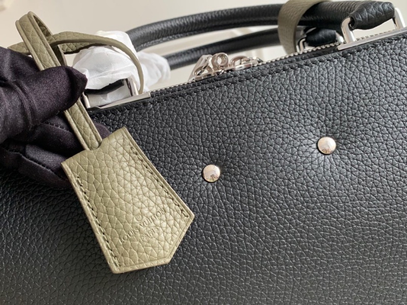 M55227 LV ARMAND 中號公文包 Taurillon 粒面牛皮手提包 黑色