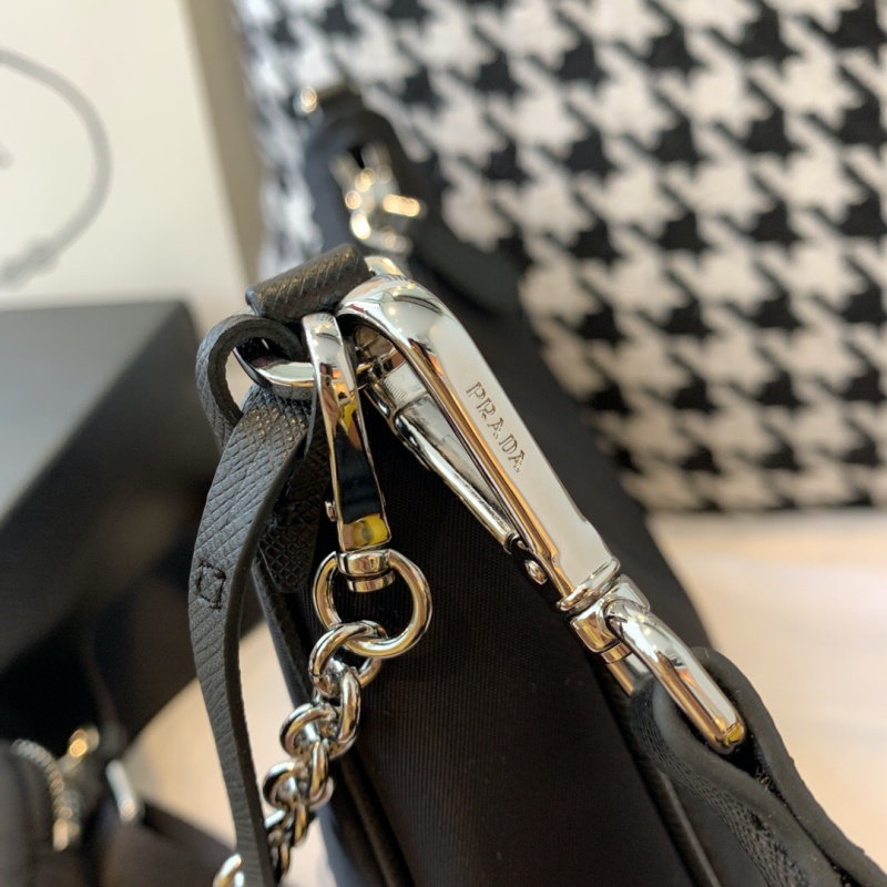 1BH204 Prada Re-Edition 2005 尼龍單肩包 普拉達三合一 黑色