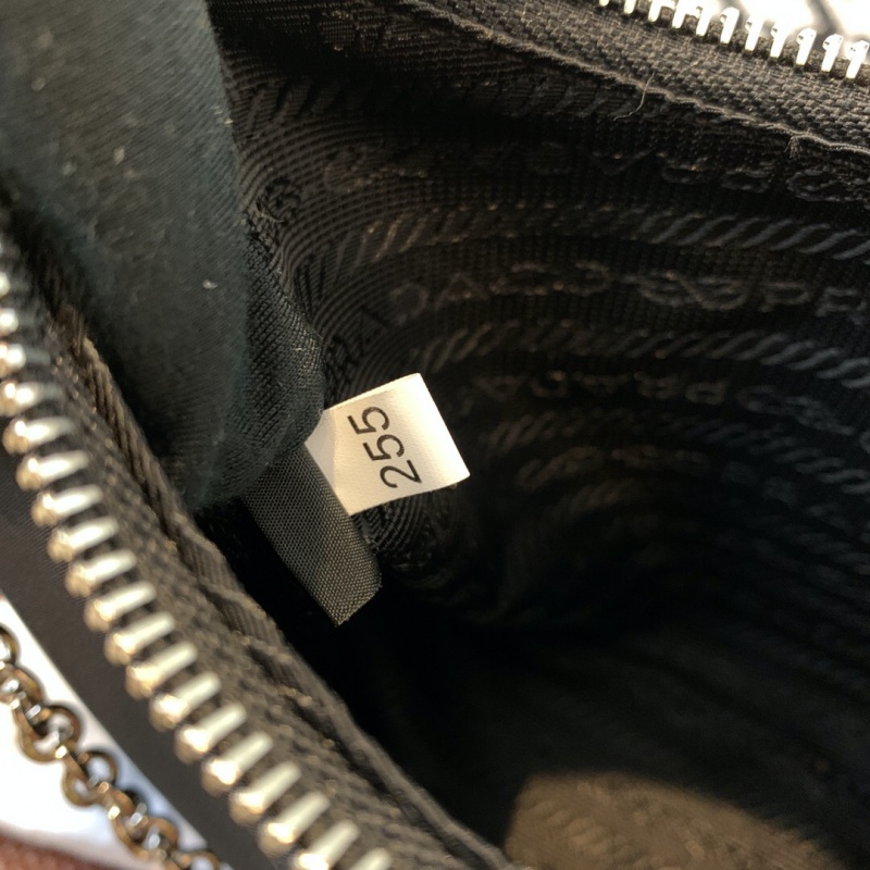 1BH204 Prada Re-Edition 2005 尼龍單肩包 普拉達三合一 黑色