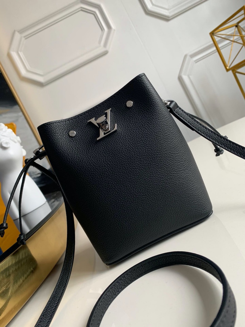 M68709 LV NANO LOCKME BUCKET 手袋 LV全皮迷你水桶包 黑色