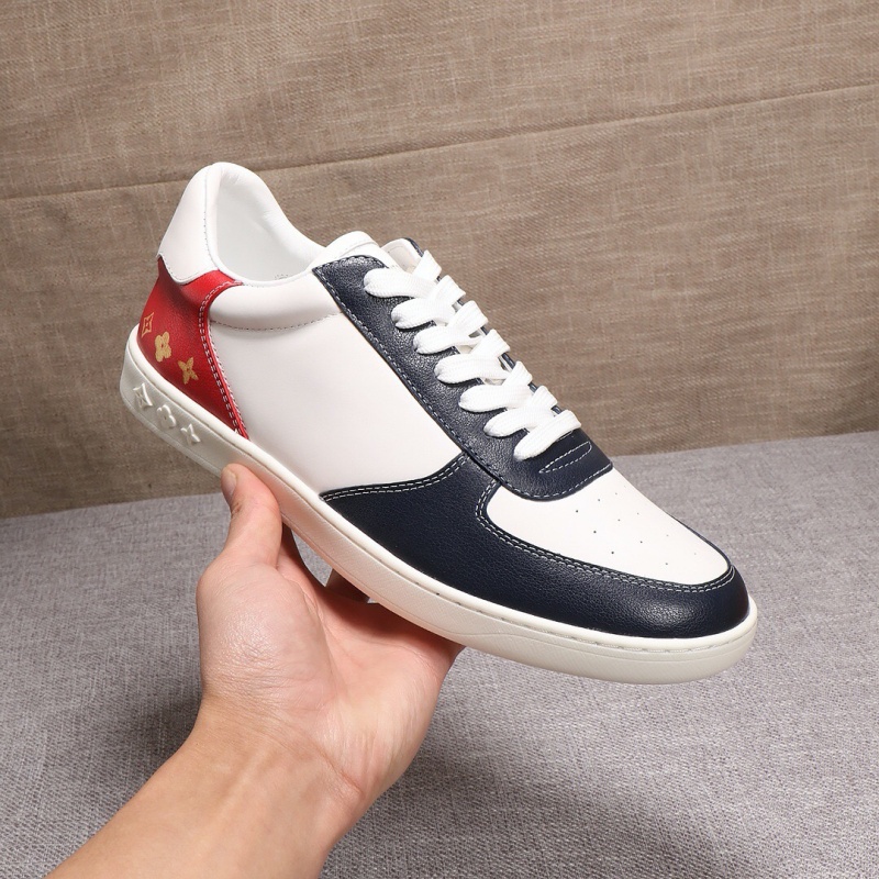 1A5HW5 LV Rivoli 運動鞋 小牛皮配Monogram帆布男鞋 LV板鞋 白色