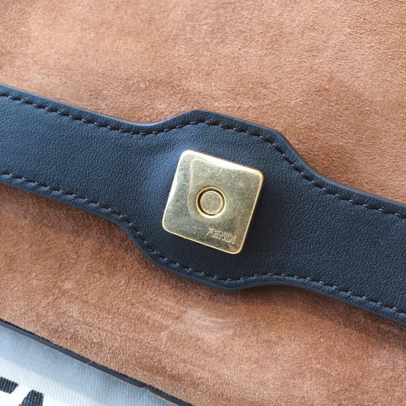 8BR778 FENDI芬迪 棕色麂皮大號(hào)黑色皮革綁帶單肩包 Fendi法棍包