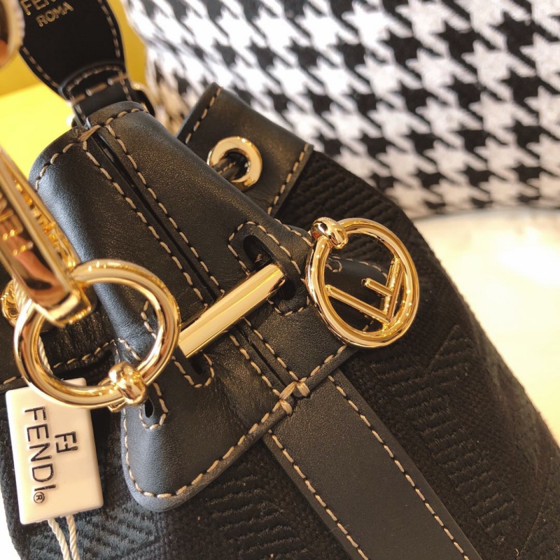 8BS010 Fendi Mon Tresor小號水桶手袋 芬迪迷你水桶包 黑色