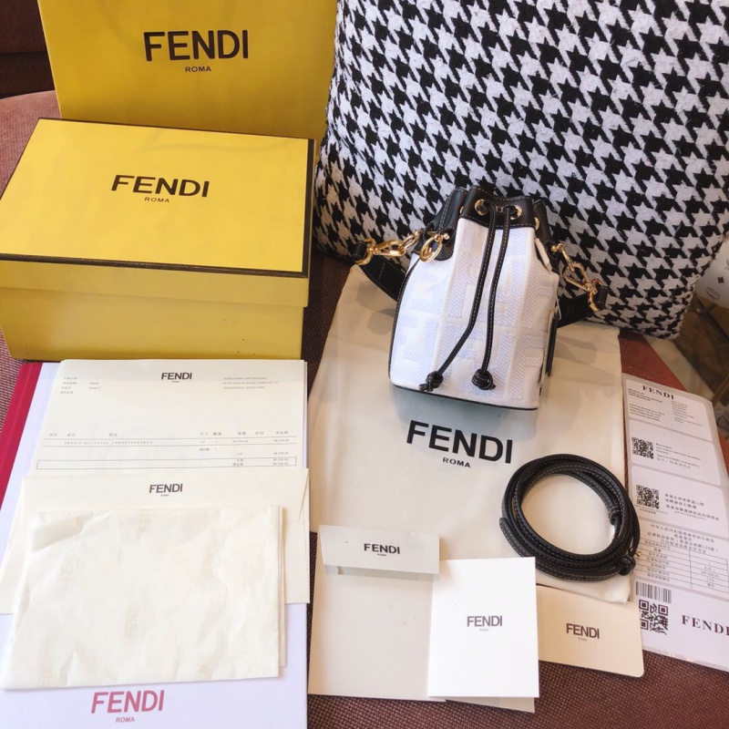 8BS010 Fendi Mon Tresor小號水桶手袋 芬迪迷你水桶包 白色