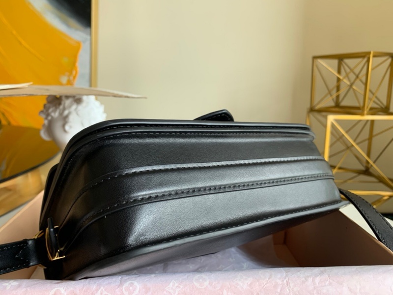 M55948 LV Pont 9 手袋 磨面牛皮花卉磁扣女包 黑色