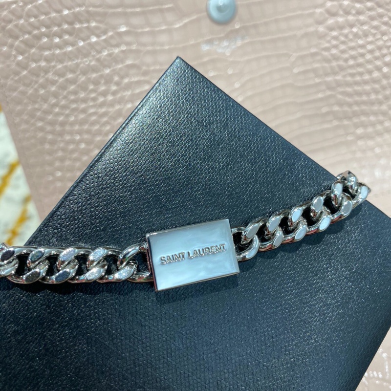 354119 YSL圣羅蘭經典中號monogram圖案型圣羅蘭鱷魚紋流蘇挎包 粉色