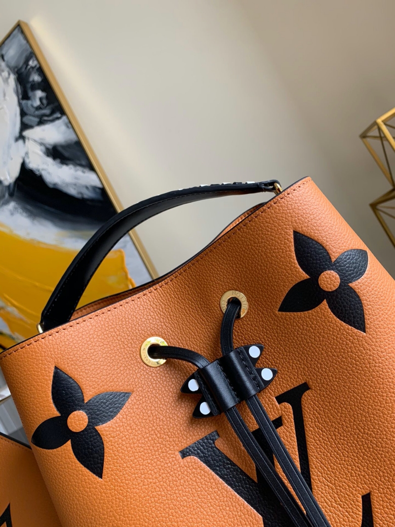 M56888 LV CRAFTY NÉONOÉ 中號手袋 超大 Monogram 印花水桶包 焦糖色