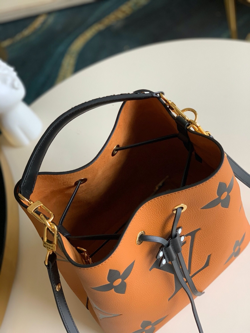 M56888 LV CRAFTY NÉONOÉ 中號手袋 超大 Monogram 印花水桶包 焦糖色