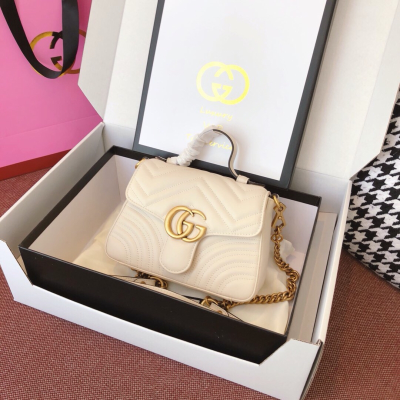547260 Gucci GG Marmont系列迷你手提包 絎縫V型皮革 白色