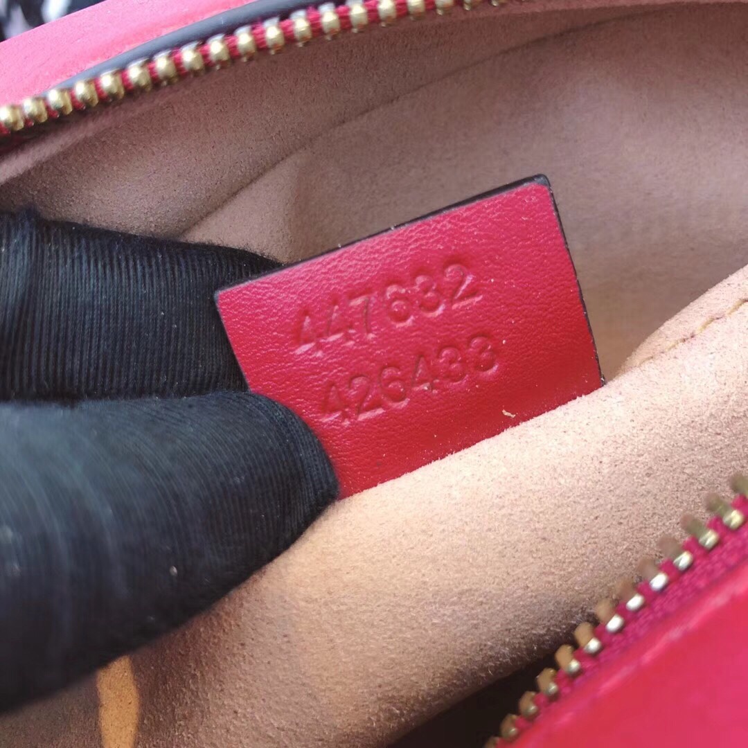 447632 Gucci GG Marmont系列小號絎縫肩背包 古馳相機包 紅色