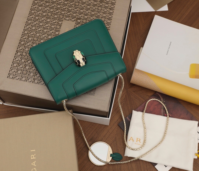 BVLGARI寶格麗 Serpenti Forever系列女包 翻蓋蛇頭包 祖母綠