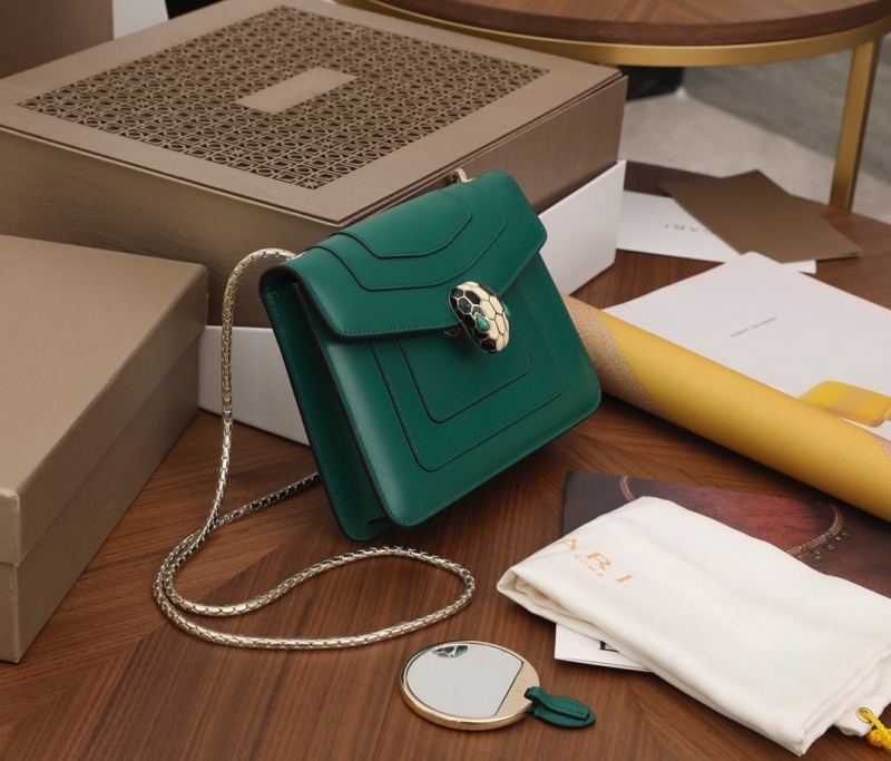 BVLGARI寶格麗 Serpenti Forever系列女包 翻蓋蛇頭包 祖母綠