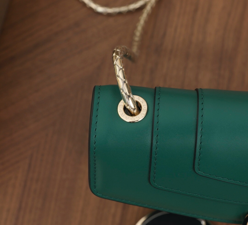 BVLGARI寶格麗 Serpenti Forever系列女包 翻蓋蛇頭包 祖母綠